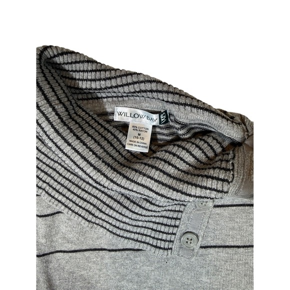Willow Bay Kids Gray Striped Mock Neck Button Sweater Size 10 12 - Picture 3 of 3